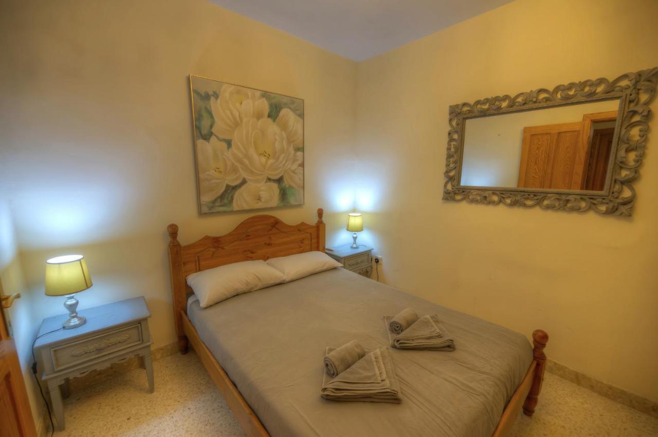 Large And Bright Apartment In The City Centre Goslm-2 Sliema Kültér fotó