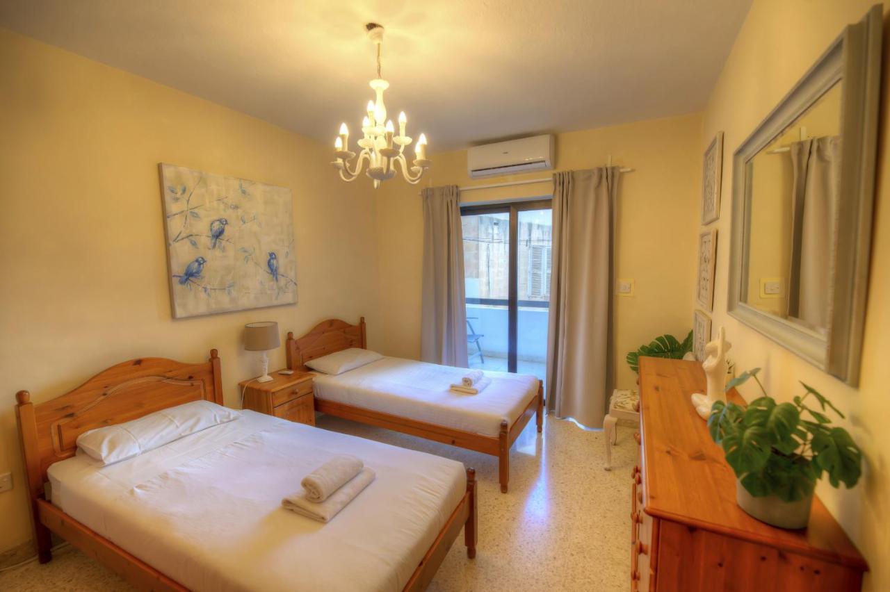 Large And Bright Apartment In The City Centre Goslm-2 Sliema Kültér fotó