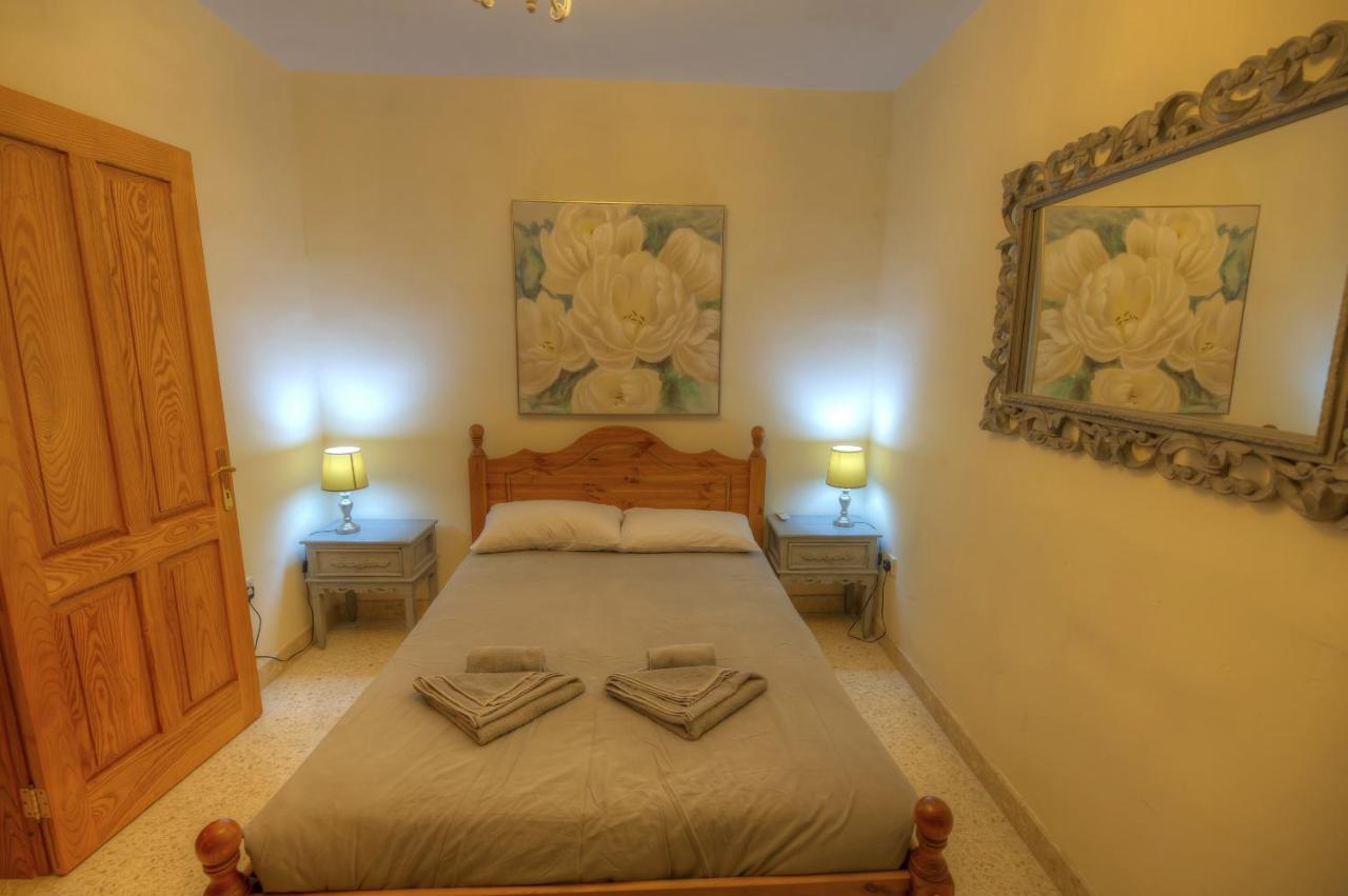 Large And Bright Apartment In The City Centre Goslm-2 Sliema Kültér fotó
