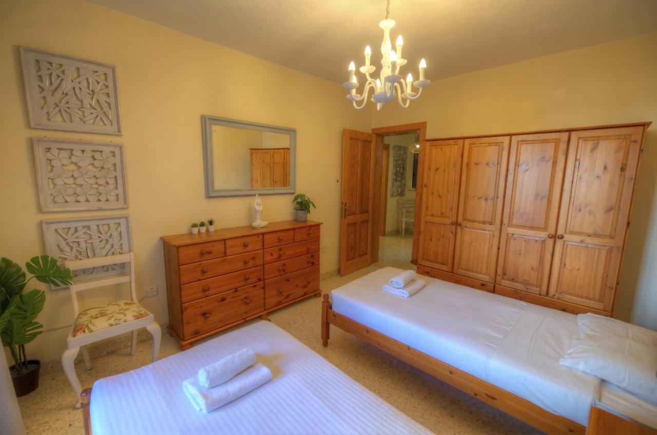 Large And Bright Apartment In The City Centre Goslm-2 Sliema Kültér fotó
